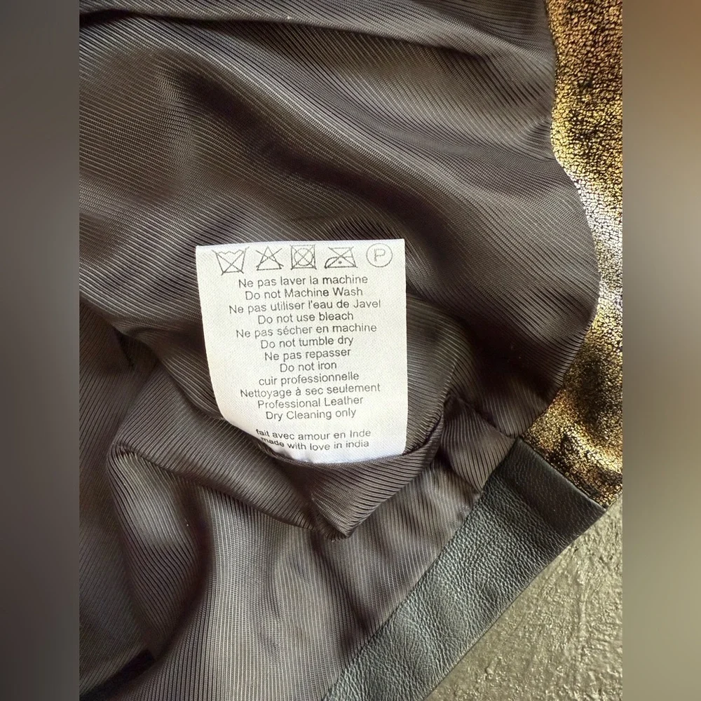 Sezane leather Black and Gold Mini Skirt size 36 FR - Picture 5 of 9